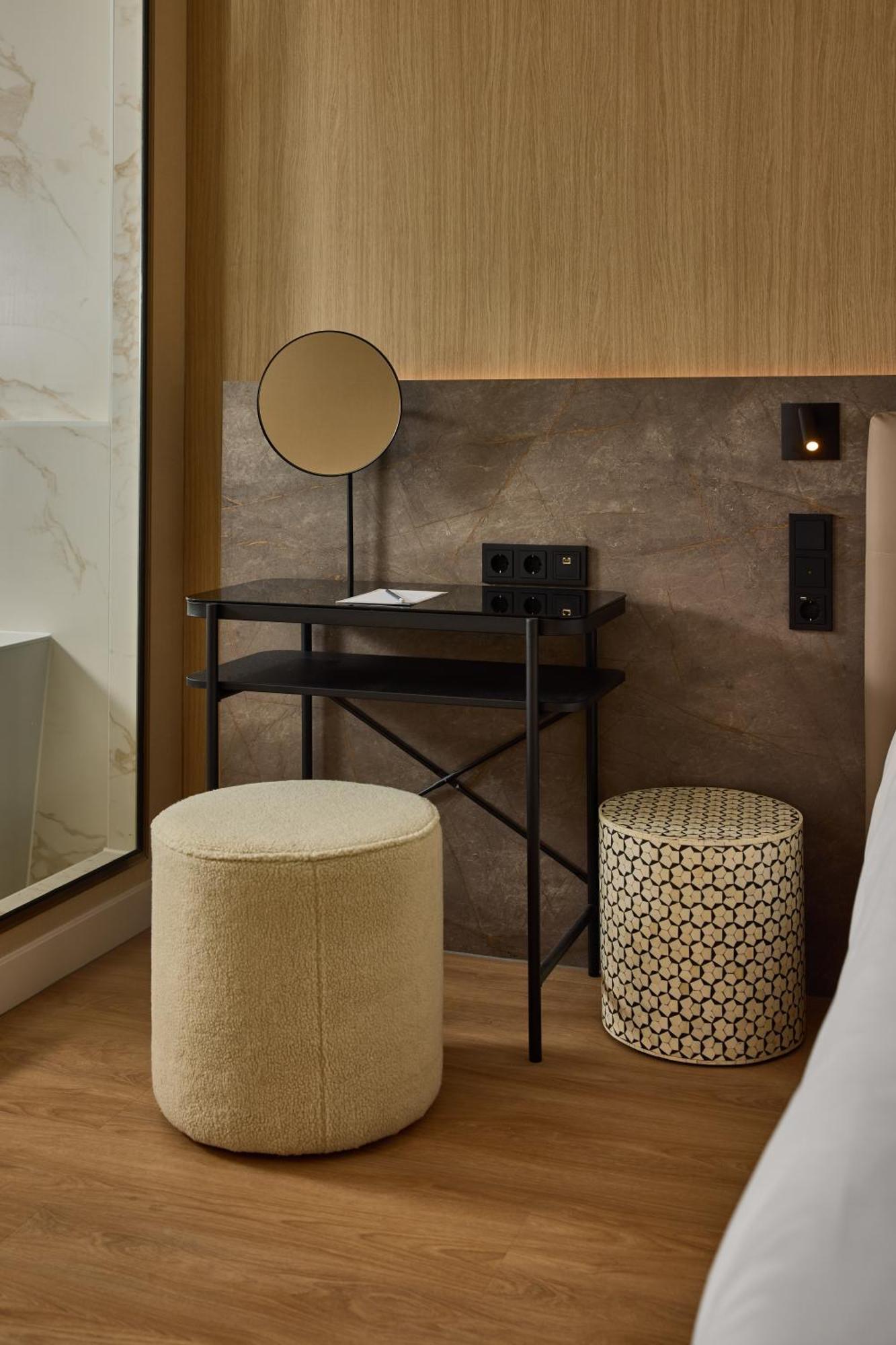 Westcord Hotel 4*